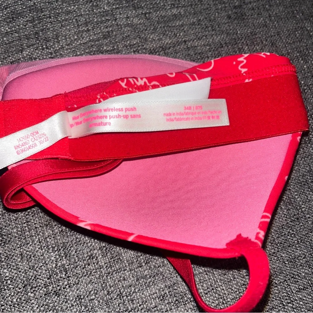 Victoria’s Secret Pink Wear everyone push up wireless bra size 34B - Picture 3 of 3